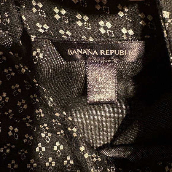 Banana Republic Black and Gold Patterned Mock Neck Shell Sleeveless Top SZ M - Picture 9 of 9